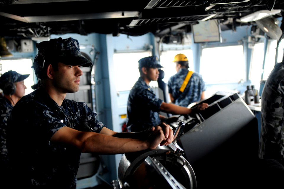 USS Blue Ridge 120817-N-SX614-258