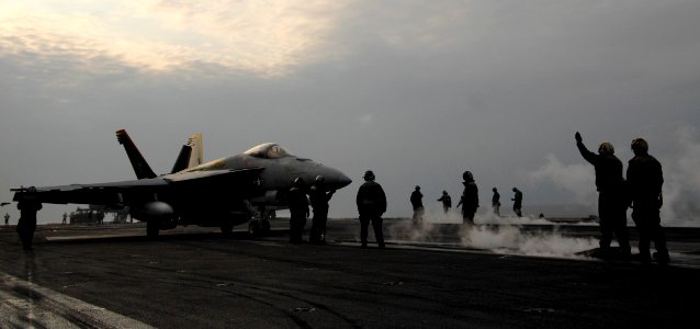 US Navy 080110-N-2984R-186 An F-A-18 Super Hornet assigned to