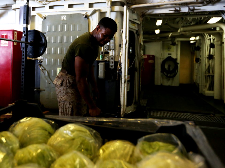 USS Bataan (LHD 5) 140506-M-WB921-009 (14159063055)
