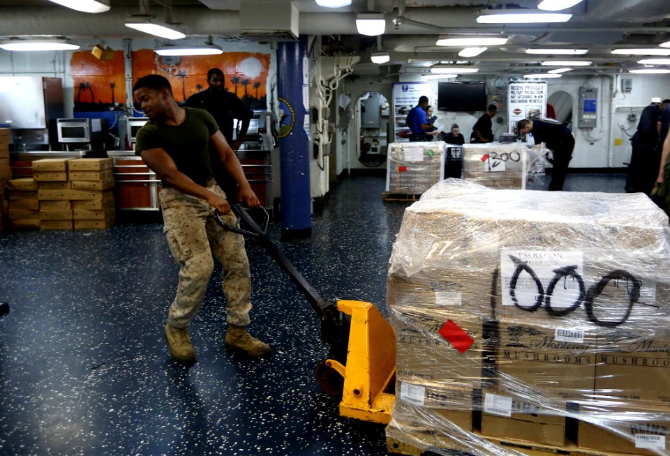 USS Bataan (LHD 5) 140506-M-WB921-037 (13972392767)