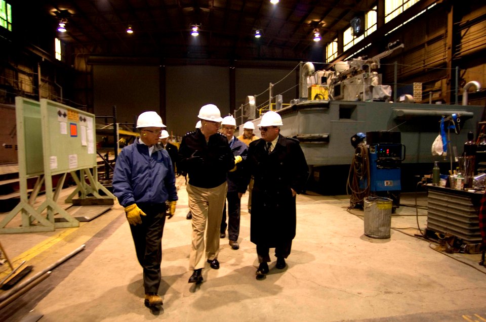 US Navy 080114-N-8273J-009 Chief of Naval Operations (CNO) Adm. Gary Roughead takes a tour of Marinette Marine Shipyard