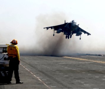 USS BATAAN (LHD 5) 140501-N-JX484-206 (14084574882)