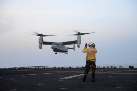 USS BATAAN (LHD 5) 140502-N-JX484-574 (14111915494)