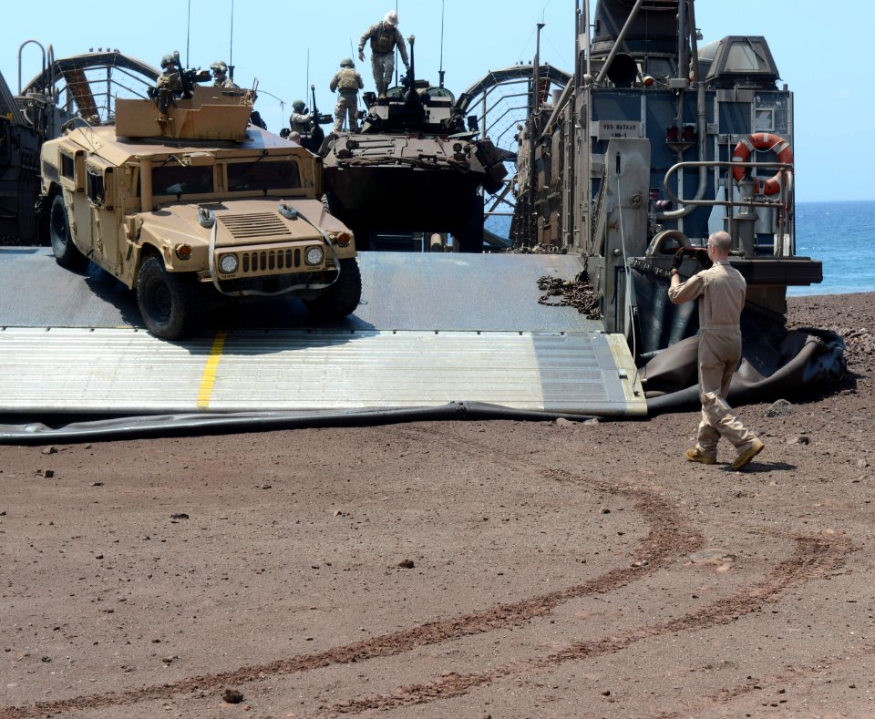 USS BATAAN (LHD 5) 140428-N-MW280-021 (14093581463)