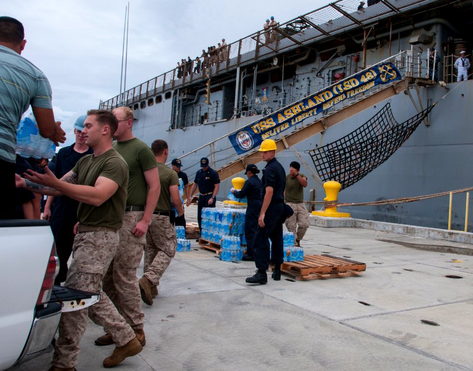 USS Ashland prepares to support relief efforts for Typhoon Soudelor. (20374357455)