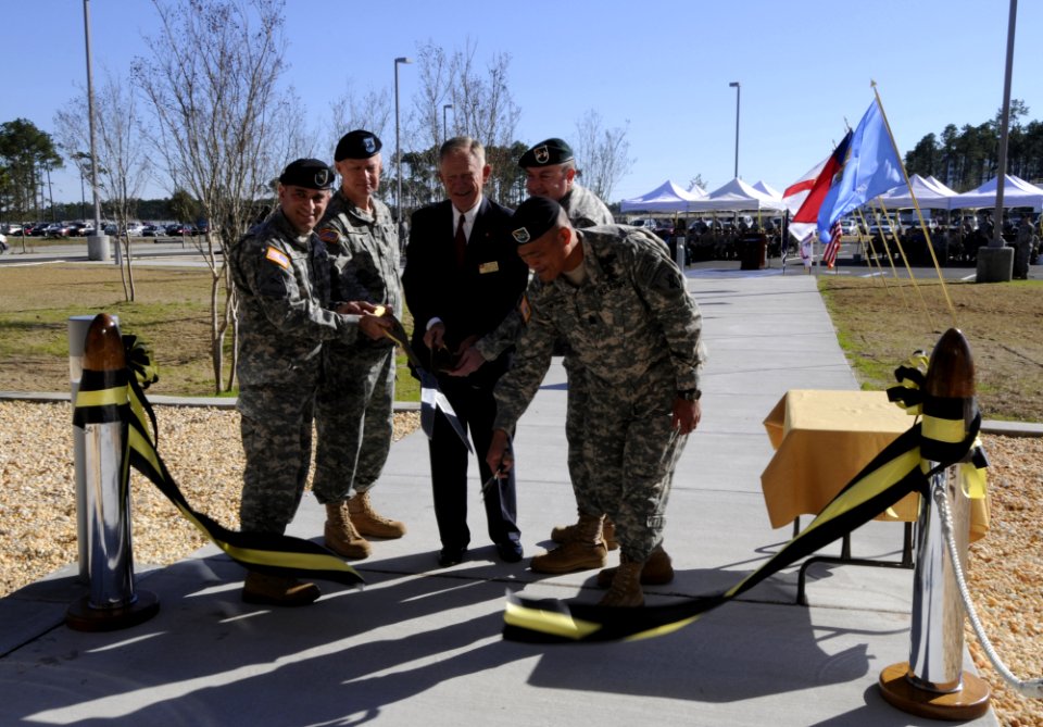 US Navy 080112-N-5328N-629 Brig. Gen. Jeffrey A. Jacobs, commander, left, 350th Civil Affairs Command (CACOM), cut the ribbon for the opening ceremony of the 350th Civil Affairs Command (CACOM) Headquarters at Corry Station