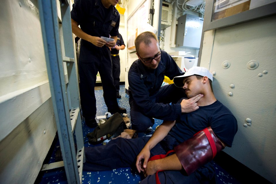 USS Arleigh Burke 140805-N-WD757-013