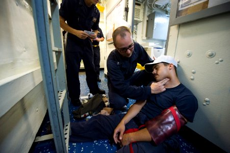 USS Arleigh Burke 140805-N-WD757-013