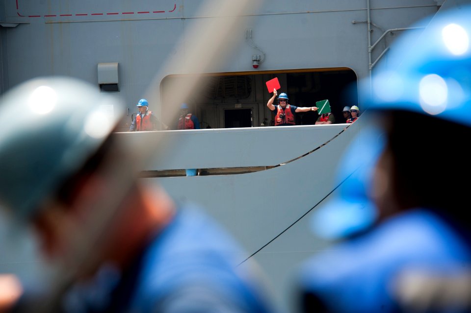 USS Arleigh Burke (DDG 51) 140417-N-WD757-168 (13897855492)