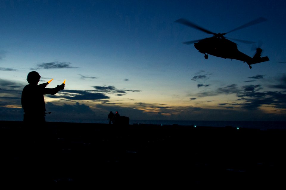 USS America operations 140909-N-MZ309-161