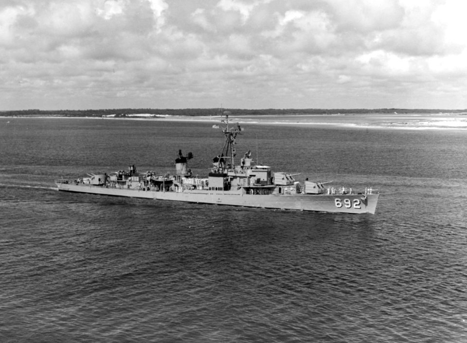 USS Allen M. Sumner (DD-692) underway in the 1950s (NH 82284)