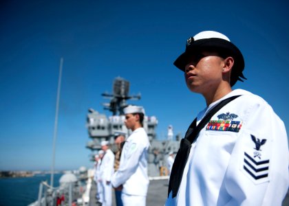 USS America homecoming 140915-N-FR671-240
