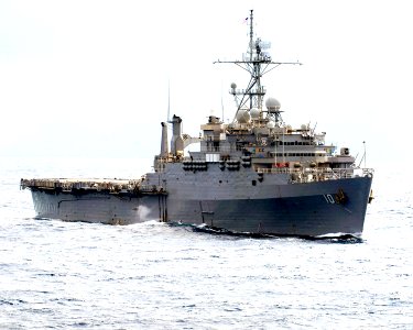 US Navy 080214-N-4010S-110 The amphibious transport dock ship USS Juneau (LPD 10), steams behind the Essex Expeditionary Strike Group