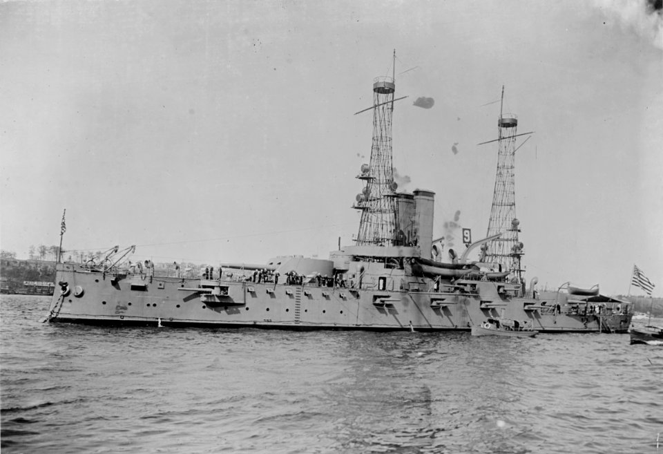 USS Alabama - NH 57753