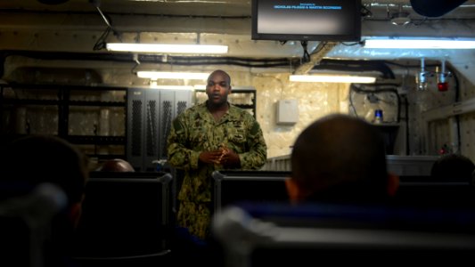 USNS Spearhead (JHSV-1) 150127-N-RB579-005