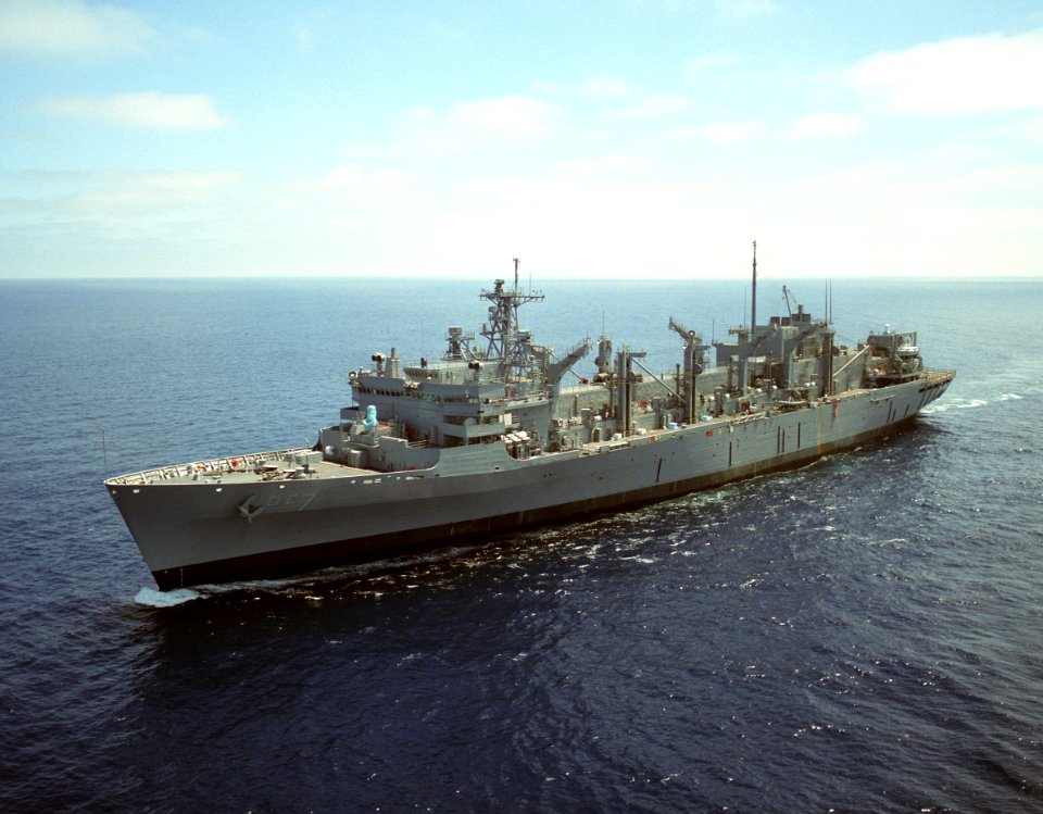 USNS Rainier (T-AOE-7) underway on 1 August 2004 (6640241)