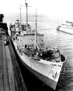 USNS Peconic (T-AOG-68) at the New York Naval Shipyard (USA), on 3 April 1950 (7574770)