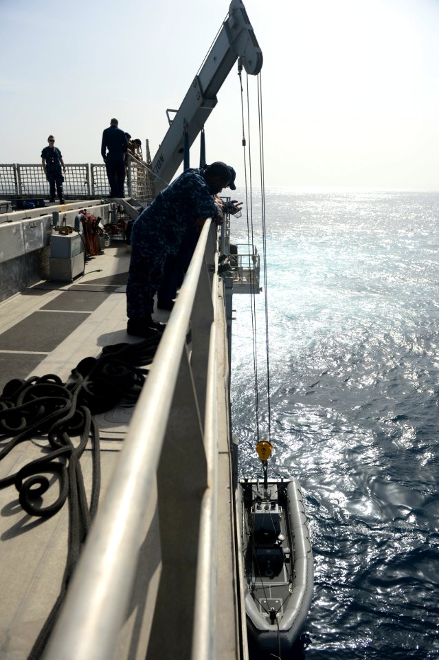 USNS Spearhead (JHSV-1) 150117-N-RB579-104