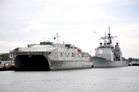 USNS Spearhead and USS Gettysburg in Mayport, Fla. (8489345538)