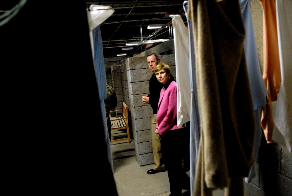 US Navy 080219-N-7676W-001 Chairman of the Joint Chiefs of Staff Adm. Mike Mullen and his wife, Deborah, tour the Office of Naval Research (ONR) Infantry Immersion Trainer (IIT) at the I Marine Expeditionary Force Battle Simula