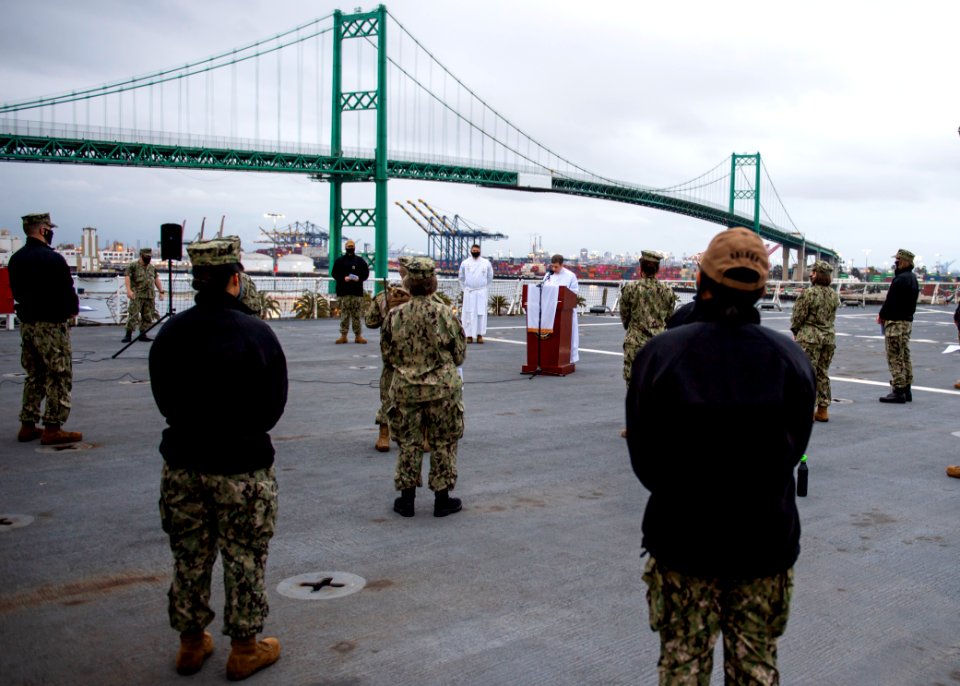 USNS Mercy Sailors Observe Easter Sunrise Service (49770775706)