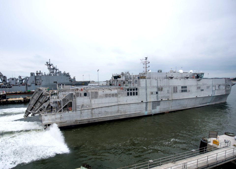 USNS Spearhead 140116-N-XQ474-039