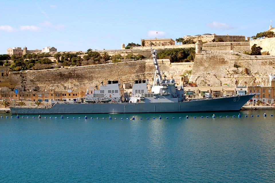 US Navy 080309-N-8910J-004 The guided-missile destroyer USS Cole (DDG 67) USS Cole pier side in Valletta