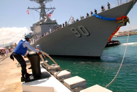 US Navy 080607-N-4965F-234 ailors assigned to the guided-missile destroyer USS Paul Hamilton (DDG 60) perform line handlers for the Arleigh Burke-class guided-missile destroyer USS Chafee (DDG 90)