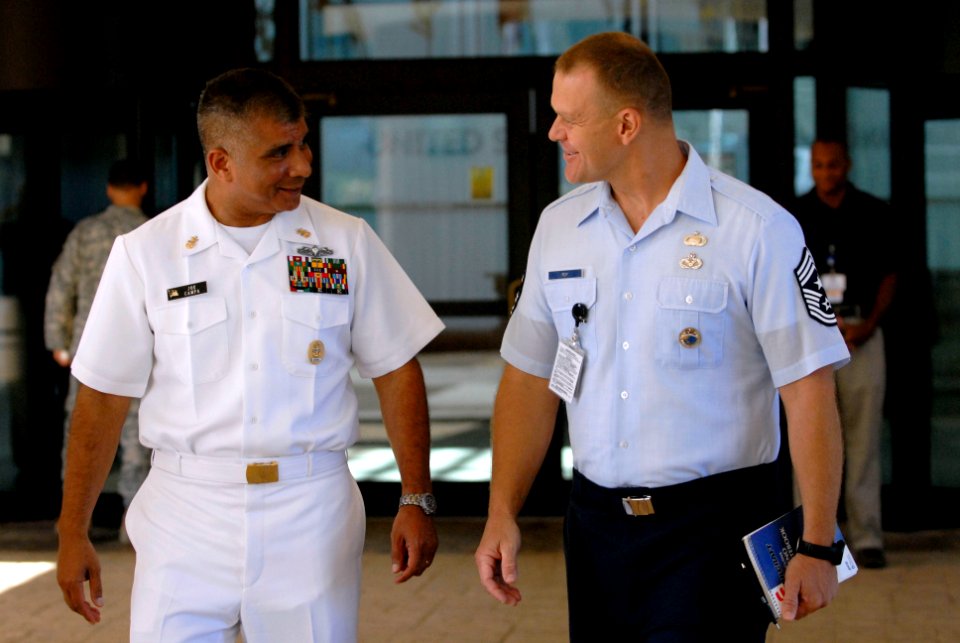 US Navy 080610-N-9818V-038 Master Chief Petty Officer of the Navy (MCPON) Joe R. Campa Jr. meets with Air Force Chief Master Sergeant James A. Roy, Senior Enlisted Leader and advisor to the United States Pacific Command Combata