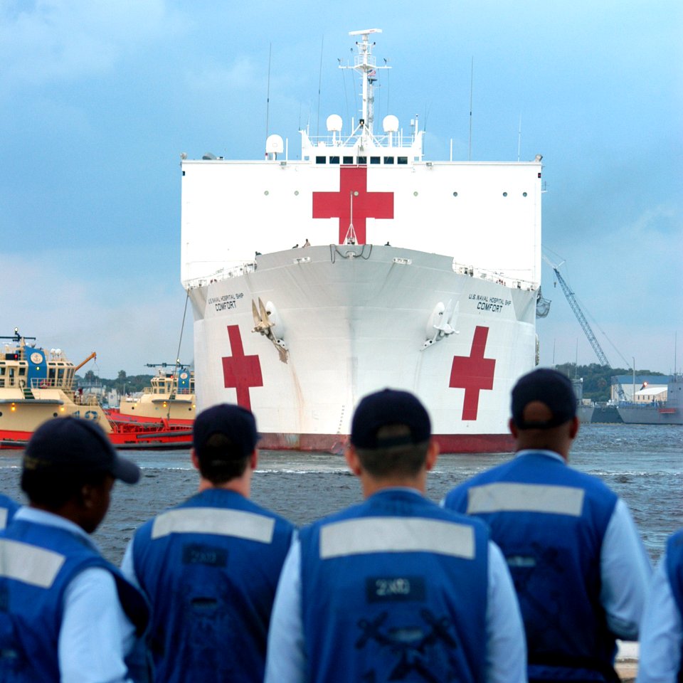 USNS Comfort (cropped)