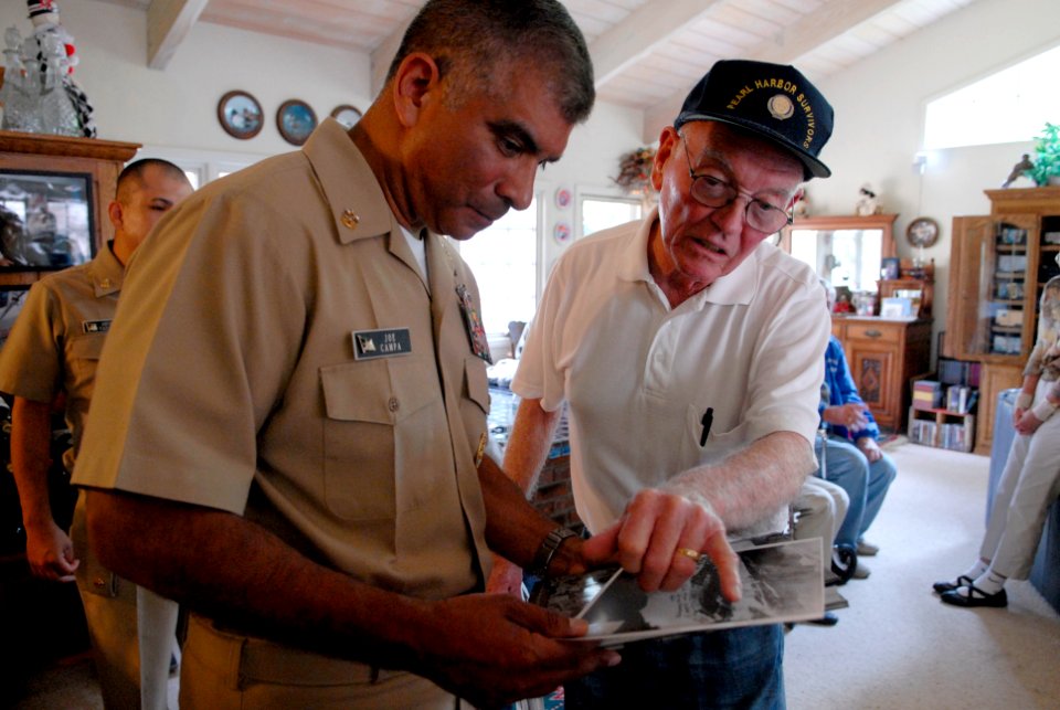 US Navy 080614-N-9818V-143 Master Chief Petty Officer of the Navy (MCPON) Joe R. Campa Jr. talks with Jesse Thompson from Pearl Harbor Survivors Association San Diego Chapter 3