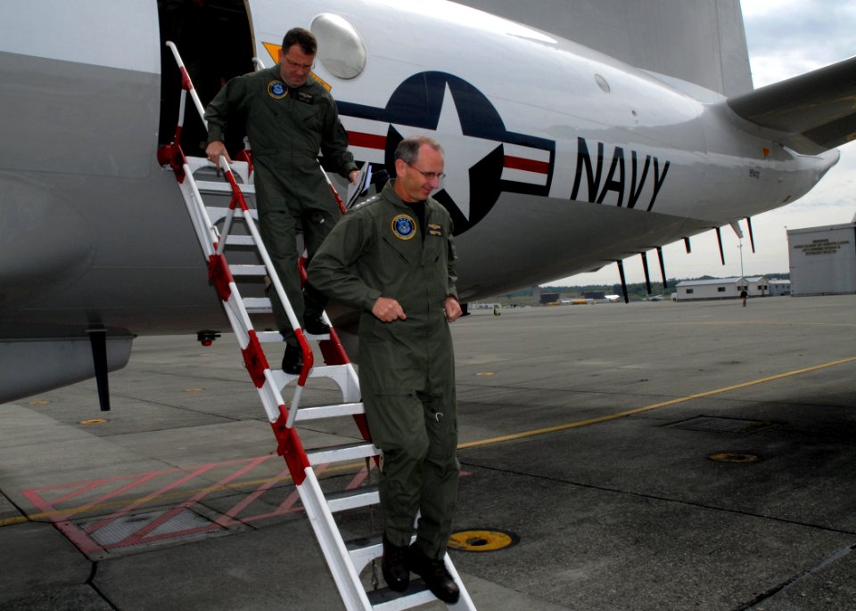US Navy 080620-N-9860Y-003 Adm. Jonathan Greenert, commander, U.S. Fleet Forces, exits an EP-3E Aries II