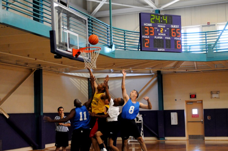 US Navy 080618-N-9774H-137 The amphibious assault ship USS Kearsarge (LHD 3) basketball team defeated the Surface Warfare Development Group 67 to 33 during the Surface Line Week 2008 basketball tournament