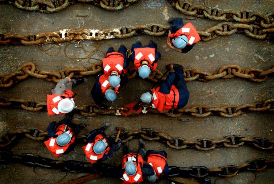 US Navy 080625-N-4790M-190 Deck Department Sailors assigned to the amphibious command ship USS Blue Ridge (LCC 19) fake out three shots of the starboard side anchor chain