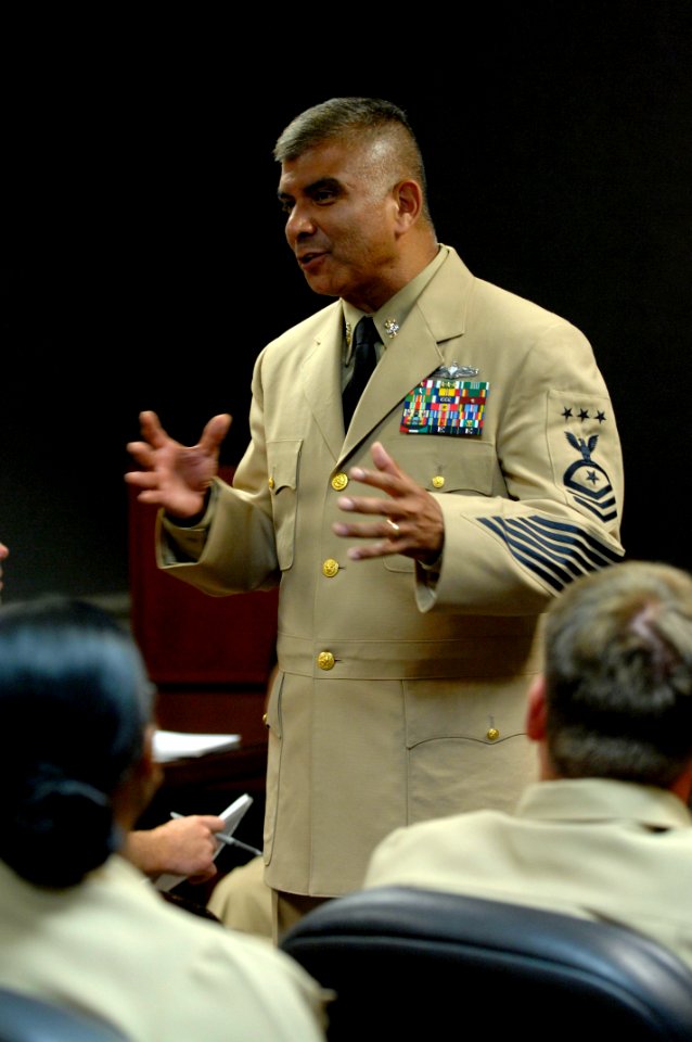 US Navy 080623-N-9818V-136 Master Chief Petty Officer of the Navy (MCPON) Joe R. Campa Jr. talks with chief petty officers stationed at Commander, Navy Recruiting Command