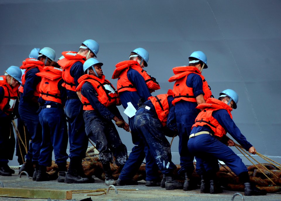 US Navy 080625-N-8546L-042 The Deck Department Sailors assigned to the amphibious command ship USS Blue Ridge (LCC 19) fake out three shots of the starboard side anchor chain