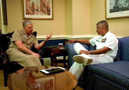US Navy 080626-N-8273J-004 Chief of Naval Operations (CNO) Adm. Gary Roughead speaks with Master Chief Petty Officer of the Navy (MCPON) Joe R. Campa Jr photo