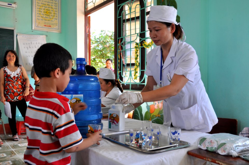 USAID supports deworming education and medication distribution in Bac Giang Province (8761159885)