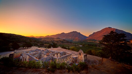 Crete settlement historically