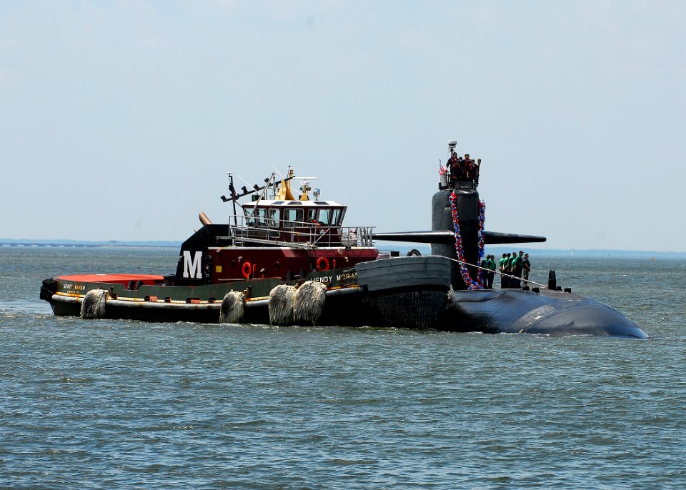 US Navy 080628-N-7705S-043 The namesake fast-attack submarine USS Norfolk (SSN 714) returns to Naval Station Norfolk following a six month deployment