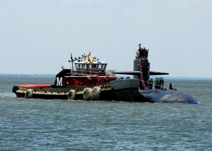 US Navy 080628-N-7705S-043 The namesake fast-attack submarine USS Norfolk (SSN 714) returns to Naval Station Norfolk following a six month deployment