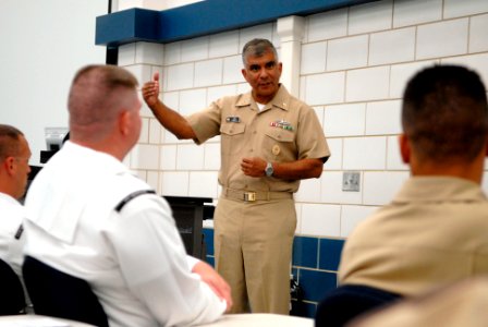 US Navy 080710-N-9818V-137 aster Chief Petty Officer of the Navy (MCPON) Joe R. Campa Jr. talks with Manpower, Personnel, Training and Education (MPT^E) Navy Counselors