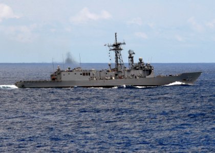 US Navy 080713-N-4236E-191 The guided-missile frigate USS Underwood (FFG 36) steams in the Atlantic Ocean during the Iwo Jima Expeditionary Strike Group composite unit training exercise (COMPTUEX)