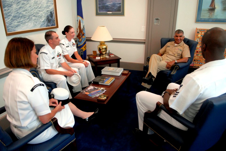 US Navy 080714-N-9818V-082 Sailors of the year meet with Master Chief Petty Officer of the Navy (MCPON) Joe R. Campa Jr