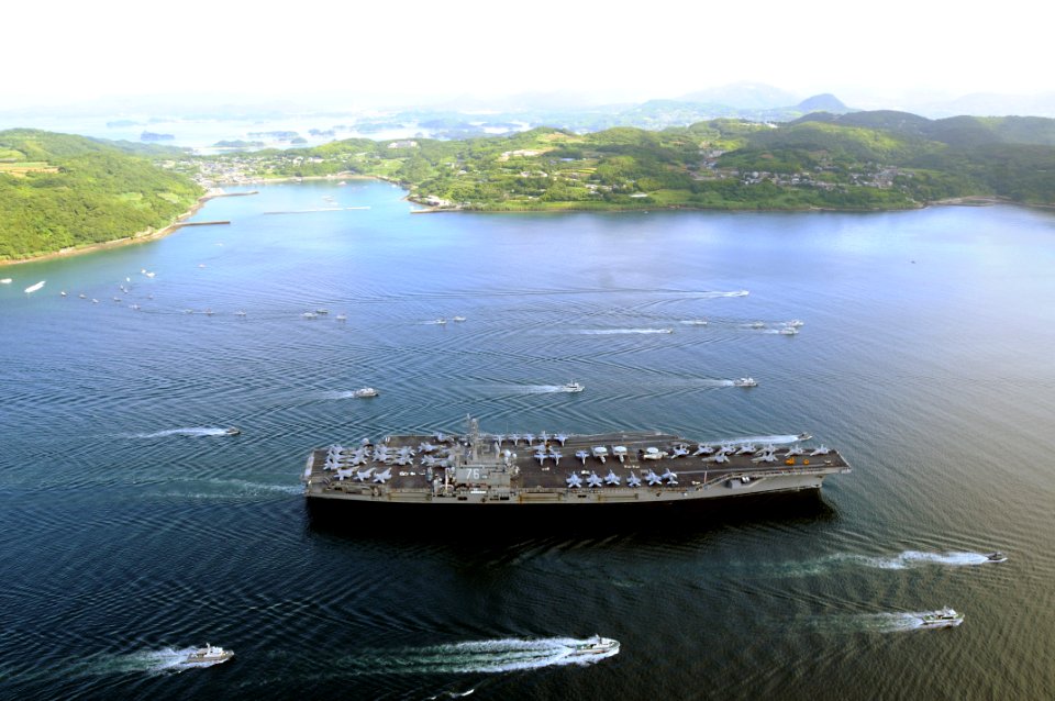US Navy 080728-N-5961C-002 The Nimitz-class aircraft carrier USS Ronald Reagan (CVN 76) prepares to enter Sasebo harbor