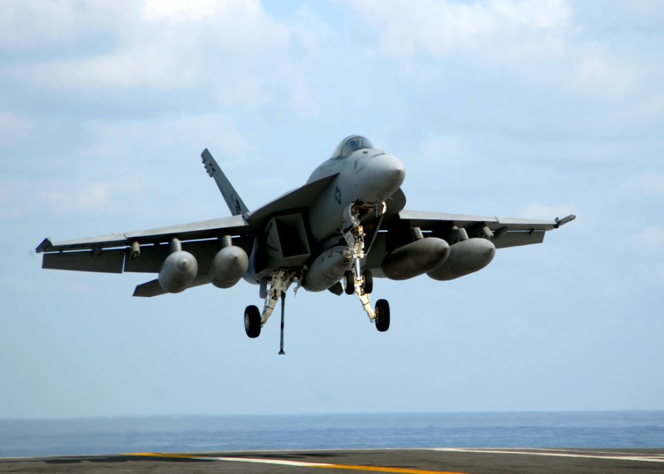 US Navy 080725-N-6676S-097 An F-A-18E Super Hornet assigned to the