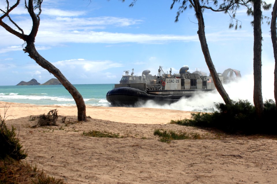 US Navy 080727-N-1974P-053 A landing craft air cushioned assigned to Beach Master Unit (BMU) 1 arrives to offload vehicles