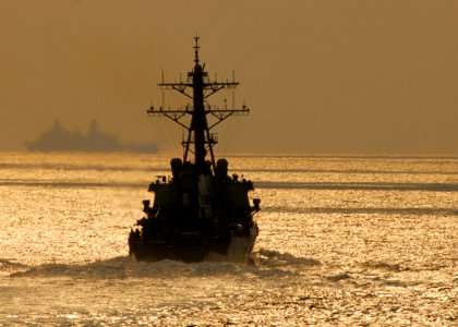 US Navy 080729-N-3392P-061 The guided-missile destroyer USS Ramage (DDG 61) steams through the Atlantic Ocean