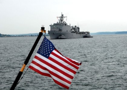 US Navy 080729-N-7656R-001 he amphibious dock landing ship USS Germantown (LSD 42) arrives in Seattle for the 2008 Seafair Fleet Week photo