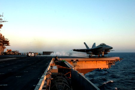 US Navy 080806-N-9076B-014 An F-A-18F Super Hornet assigned to the